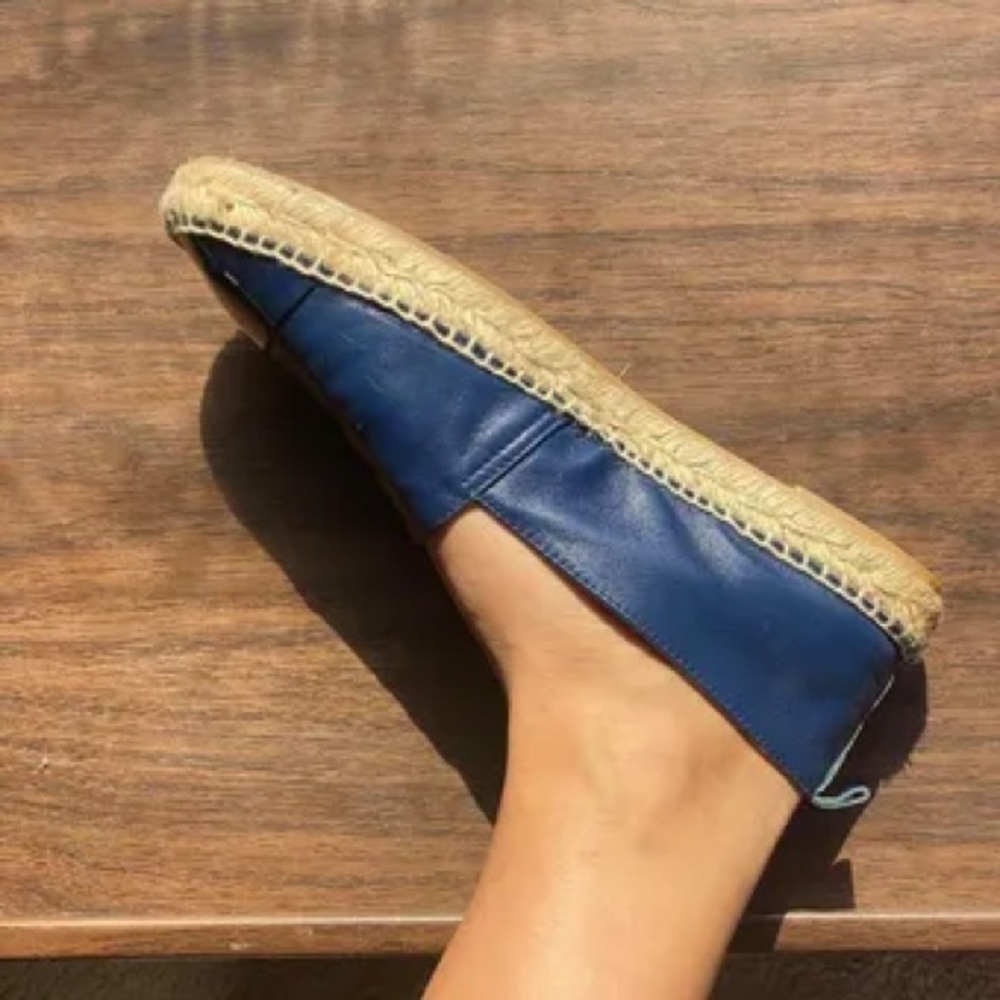 Like New! Patricia Green Lynn blue leather espadrilles size 6